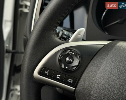 Белый Мицубиси Аутлендер, объемом двигателя 2.3 л и пробегом 214 тыс. км за 15499 $, фото 92 на Automoto.ua