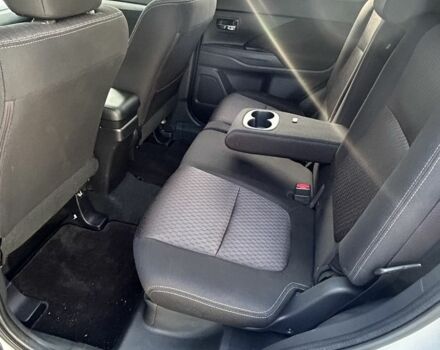 Белый Мицубиси Аутлендер, объемом двигателя 2.4 л и пробегом 120 тыс. км за 13500 $, фото 5 на Automoto.ua