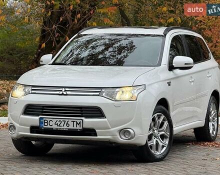 Мицубиси Аутлендер 2014 в Дрогобыче на Automoto.ua Белый Мицубиси Аутлендер, объемом двигателя 2 л и пробегом 228 тыс. км за 15300 $, фото 11 на Automoto.ua