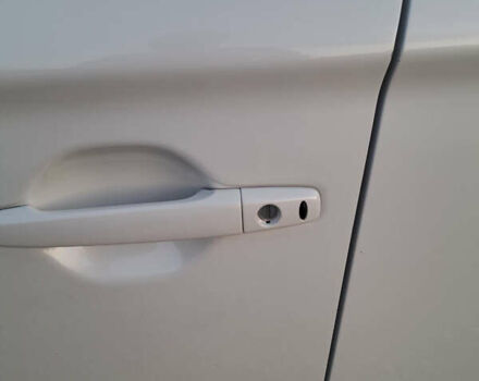 Белый Мицубиси Аутлендер, объемом двигателя 2 л и пробегом 143 тыс. км за 16300 $, фото 20 на Automoto.ua