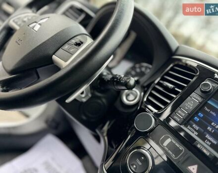 Белый Мицубиси Аутлендер, объемом двигателя 2 л и пробегом 210 тыс. км за 14300 $, фото 50 на Automoto.ua