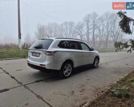 Белый Мицубиси Аутлендер, объемом двигателя 3 л и пробегом 173 тыс. км за 12700 $, фото 12 на Automoto.ua