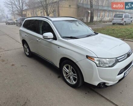 Белый Мицубиси Аутлендер, объемом двигателя 3 л и пробегом 173 тыс. км за 12700 $, фото 5 на Automoto.ua