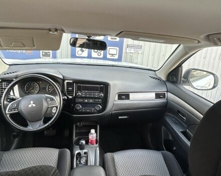 Белый Мицубиси Аутлендер, объемом двигателя 2.4 л и пробегом 120 тыс. км за 13500 $, фото 4 на Automoto.ua