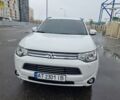 Білий Міцубісі Аутлендер, об'ємом двигуна 2 л та пробігом 250 тис. км за 15100 $, фото 1 на Automoto.ua