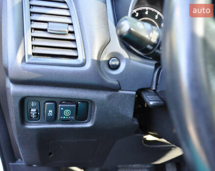 Белый Мицубиси Аутлендер, объемом двигателя 2 л и пробегом 132 тыс. км за 11500 $, фото 32 на Automoto.ua