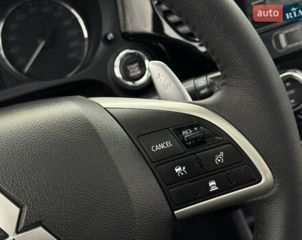 Белый Мицубиси Аутлендер, объемом двигателя 2.3 л и пробегом 214 тыс. км за 15499 $, фото 93 на Automoto.ua