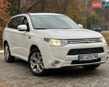 Мицубиси Аутлендер 2014 в Дрогобыче на Automoto.ua Белый Мицубиси Аутлендер, объемом двигателя 2 л и пробегом 228 тыс. км за 15300 $, фото 7 на Automoto.ua