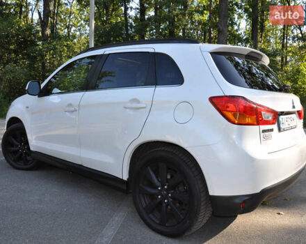 Белый Мицубиси Аутлендер, объемом двигателя 2 л и пробегом 132 тыс. км за 11500 $, фото 9 на Automoto.ua