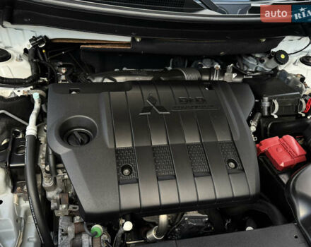 Белый Мицубиси Аутлендер, объемом двигателя 2.3 л и пробегом 214 тыс. км за 15499 $, фото 150 на Automoto.ua