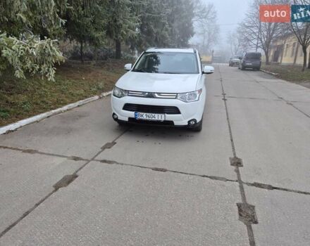Белый Мицубиси Аутлендер, объемом двигателя 3 л и пробегом 173 тыс. км за 12700 $, фото 11 на Automoto.ua