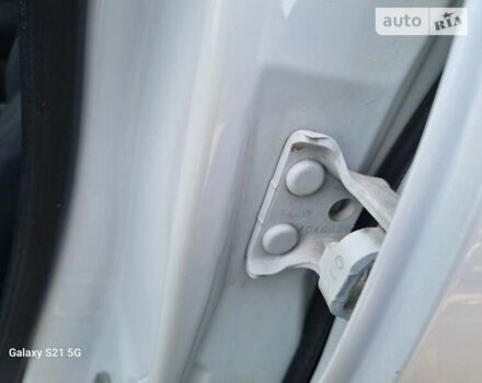 Білий Міцубісі Аутлендер, об'ємом двигуна 2 л та пробігом 189 тис. км за 11950 $, фото 69 на Automoto.ua