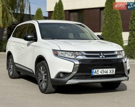 Міцубісі Аутлендер 2015 у Дніпро (Дніпропетровську) на Automoto.ua Білий Міцубісі Аутлендер, об'ємом двигуна 2.36 л та пробігом 178 тис. км за 14500 $, фото 24 на Automoto.ua