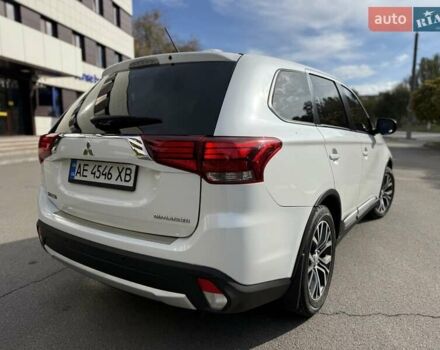 Міцубісі Аутлендер 2015 у Дніпро (Дніпропетровську) на Automoto.ua Білий Міцубісі Аутлендер, об'ємом двигуна 2.36 л та пробігом 178 тис. км за 14500 $, фото 20 на Automoto.ua