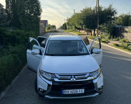 Белый Мицубиси Аутлендер, объемом двигателя 3 л и пробегом 197 тыс. км за 15500 $, фото 12 на Automoto.ua