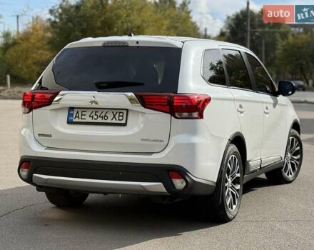 Міцубісі Аутлендер 2015 у Дніпро (Дніпропетровську) на Automoto.ua Білий Міцубісі Аутлендер, об'ємом двигуна 2.36 л та пробігом 178 тис. км за 14500 $, фото 17 на Automoto.ua