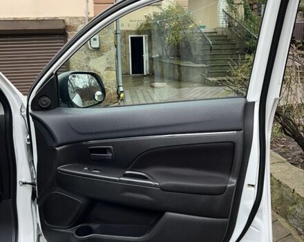 Белый Мицубиси Аутлендер, объемом двигателя 2 л и пробегом 168 тыс. км за 10800 $, фото 21 на Automoto.ua