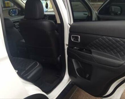 Белый Мицубиси Аутлендер, объемом двигателя 2.4 л и пробегом 240 тыс. км за 14900 $, фото 13 на Automoto.ua