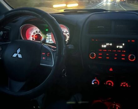 Белый Мицубиси Аутлендер, объемом двигателя 2 л и пробегом 255 тыс. км за 11500 $, фото 2 на Automoto.ua