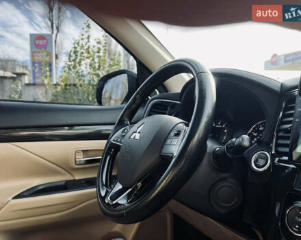 Белый Мицубиси Аутлендер, объемом двигателя 2.4 л и пробегом 147 тыс. км за 12999 $, фото 40 на Automoto.ua