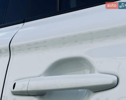 Белый Мицубиси Аутлендер, объемом двигателя 2.4 л и пробегом 147 тыс. км за 12999 $, фото 28 на Automoto.ua