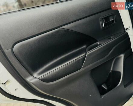 Белый Мицубиси Аутлендер, объемом двигателя 2.2 л и пробегом 140 тыс. км за 16200 $, фото 83 на Automoto.ua