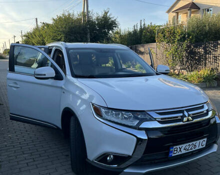 Белый Мицубиси Аутлендер, объемом двигателя 3 л и пробегом 197 тыс. км за 15300 $, фото 53 на Automoto.ua