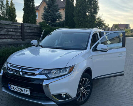 Белый Мицубиси Аутлендер, объемом двигателя 3 л и пробегом 197 тыс. км за 15300 $, фото 9 на Automoto.ua