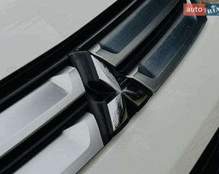 Белый Мицубиси Аутлендер, объемом двигателя 2.2 л и пробегом 140 тыс. км за 16200 $, фото 14 на Automoto.ua