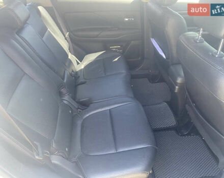 Білий Міцубісі Аутлендер, об'ємом двигуна 2.36 л та пробігом 159 тис. км за 15500 $, фото 12 на Automoto.ua