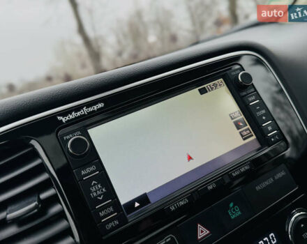 Белый Мицубиси Аутлендер, объемом двигателя 2.2 л и пробегом 140 тыс. км за 16200 $, фото 52 на Automoto.ua