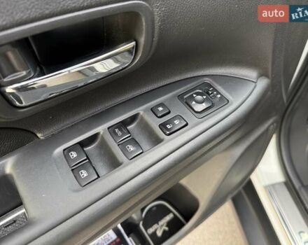 Міцубісі Аутлендер 2015 у Дніпро (Дніпропетровську) на Automoto.ua Білий Міцубісі Аутлендер, об'ємом двигуна 2.36 л та пробігом 178 тис. км за 14500 $, фото 21 на Automoto.ua