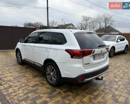 Белый Мицубиси Аутлендер, объемом двигателя 2.36 л и пробегом 191 тыс. км за 13950 $, фото 9 на Automoto.ua