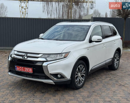 Белый Мицубиси Аутлендер, объемом двигателя 3 л и пробегом 310 тыс. км за 12700 $, фото 49 на Automoto.ua