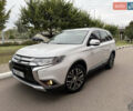 Мицубиси Аутлендер 2015 в Киеве на Automoto.ua Белый Мицубиси Аутлендер, объемом двигателя 2.4 л и пробегом 159 тыс. км за 17300 $, фото 8 на Automoto.ua