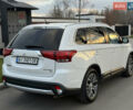 Белый Мицубиси Аутлендер, объемом двигателя 3 л и пробегом 195 тыс. км за 13950 $, фото 5 на Automoto.ua