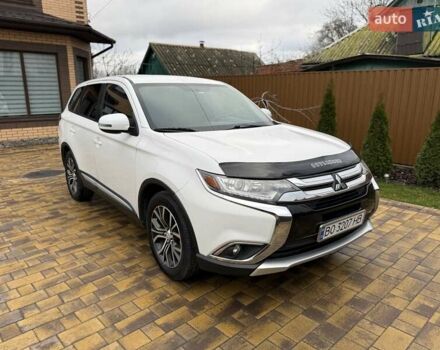 Белый Мицубиси Аутлендер, объемом двигателя 2.36 л и пробегом 191 тыс. км за 13950 $, фото 5 на Automoto.ua