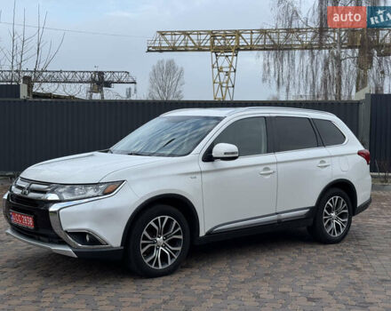 Белый Мицубиси Аутлендер, объемом двигателя 3 л и пробегом 310 тыс. км за 12700 $, фото 14 на Automoto.ua