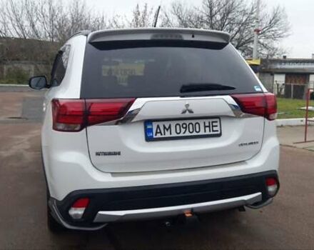 Белый Мицубиси Аутлендер, объемом двигателя 2.4 л и пробегом 240 тыс. км за 14900 $, фото 10 на Automoto.ua