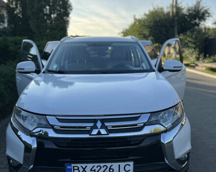 Белый Мицубиси Аутлендер, объемом двигателя 3 л и пробегом 197 тыс. км за 15300 $, фото 52 на Automoto.ua