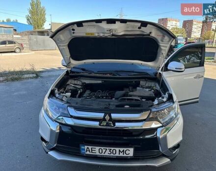 Белый Мицубиси Аутлендер, объемом двигателя 2.36 л и пробегом 185 тыс. км за 14200 $, фото 31 на Automoto.ua