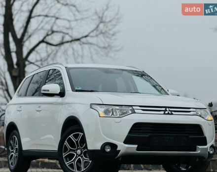 Белый Мицубиси Аутлендер, объемом двигателя 2.2 л и пробегом 140 тыс. км за 16200 $, фото 2 на Automoto.ua