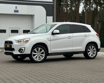 Белый Мицубиси Аутлендер, объемом двигателя 2 л и пробегом 257 тыс. км за 10800 $, фото 4 на Automoto.ua