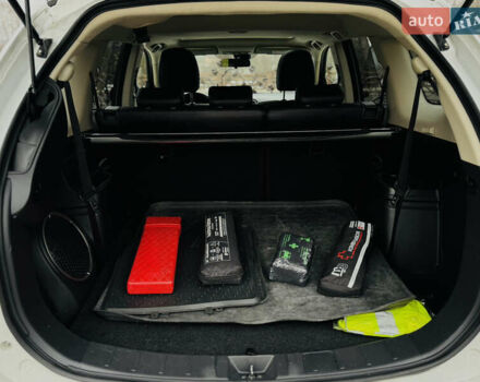 Белый Мицубиси Аутлендер, объемом двигателя 2.2 л и пробегом 140 тыс. км за 16200 $, фото 84 на Automoto.ua