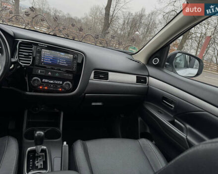 Белый Мицубиси Аутлендер, объемом двигателя 2.2 л и пробегом 140 тыс. км за 16200 $, фото 72 на Automoto.ua