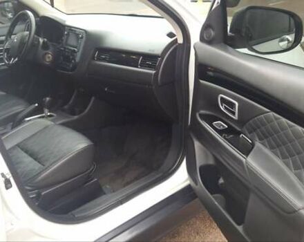 Белый Мицубиси Аутлендер, объемом двигателя 2.4 л и пробегом 240 тыс. км за 14900 $, фото 16 на Automoto.ua