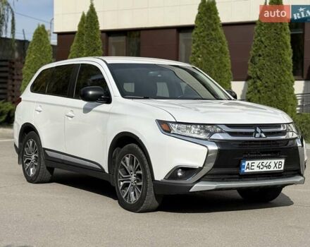 Міцубісі Аутлендер 2015 у Дніпро (Дніпропетровську) на Automoto.ua Білий Міцубісі Аутлендер, об'ємом двигуна 2.36 л та пробігом 178 тис. км за 14500 $, фото 7 на Automoto.ua