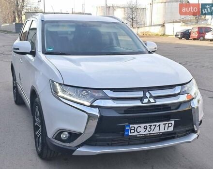 Білий Міцубісі Аутлендер, об'ємом двигуна 2.3 л та пробігом 130 тис. км за 14999 $, фото 9 на Automoto.ua