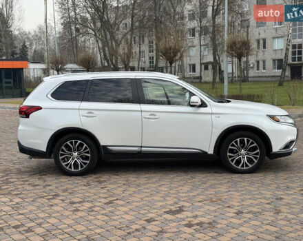 Белый Мицубиси Аутлендер, объемом двигателя 3 л и пробегом 310 тыс. км за 12700 $, фото 11 на Automoto.ua