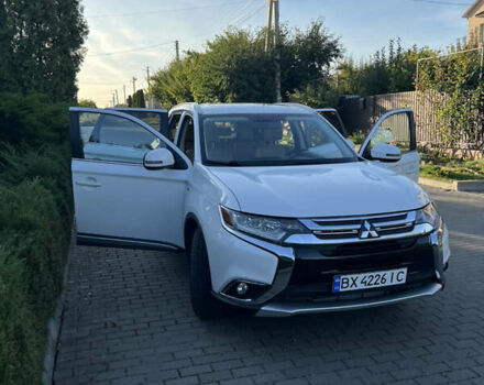 Белый Мицубиси Аутлендер, объемом двигателя 3 л и пробегом 197 тыс. км за 15500 $, фото 11 на Automoto.ua